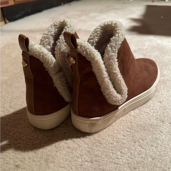 Lexie and Abbie Sherpa Booties - Picture 2 of 2
